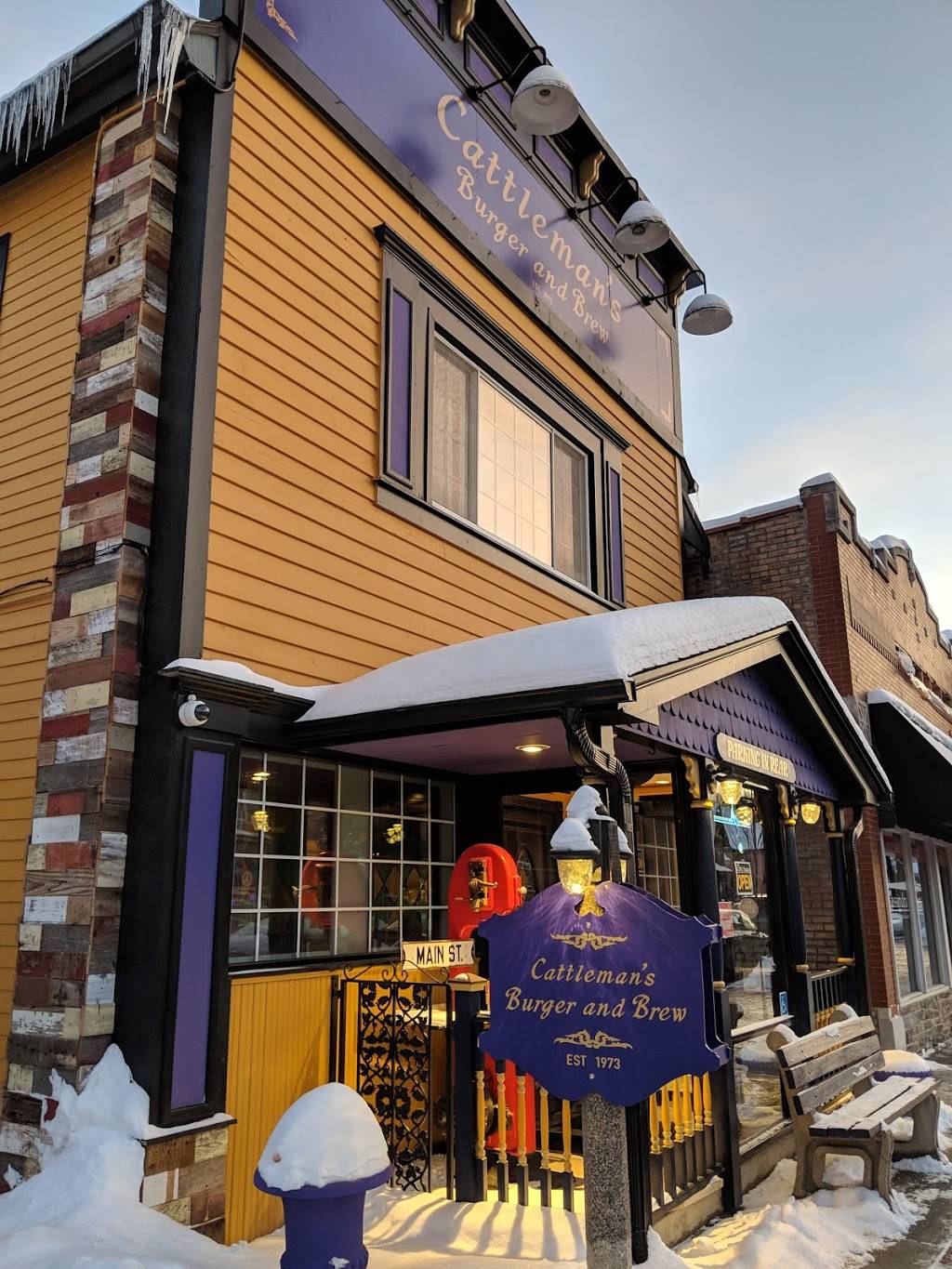 Cattlemans Burger and Brew | restaurant | 205 S Main St, Algonquin, IL 60102, USA | 2246789444 OR +1 224-678-9444