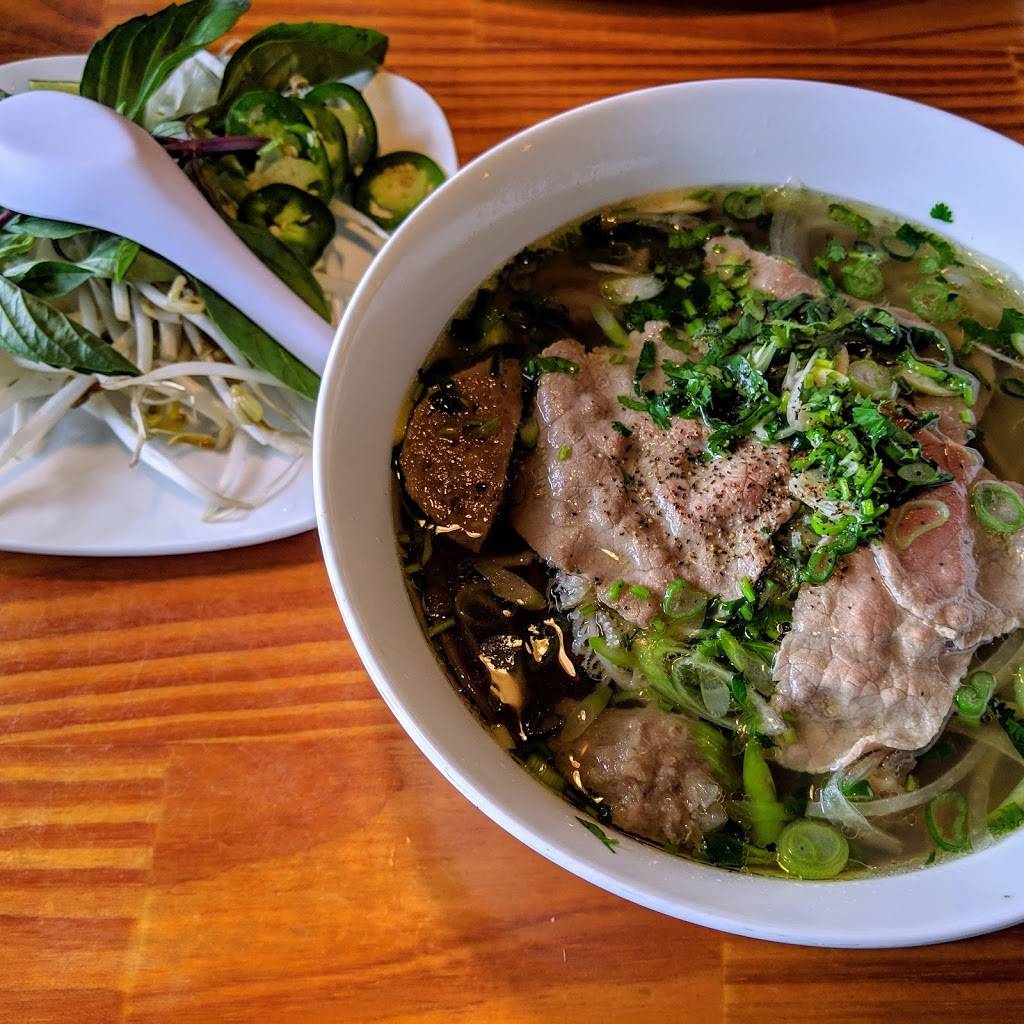 Pho Saigon & Osaka Express Grill | restaurant | 701 US-70, New Bern, NC 28560, USA | 2522885718 OR +1 252-288-5718
