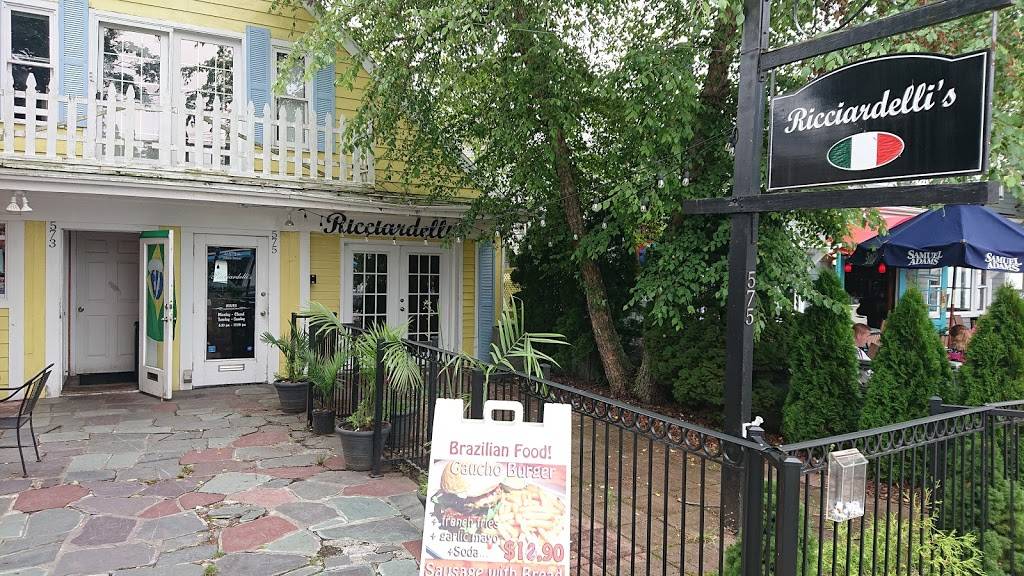 Ricciardellis | restaurant | 575 Main St, Hyannis, MA 02601, USA | 5088274539 OR +1 508-827-4539