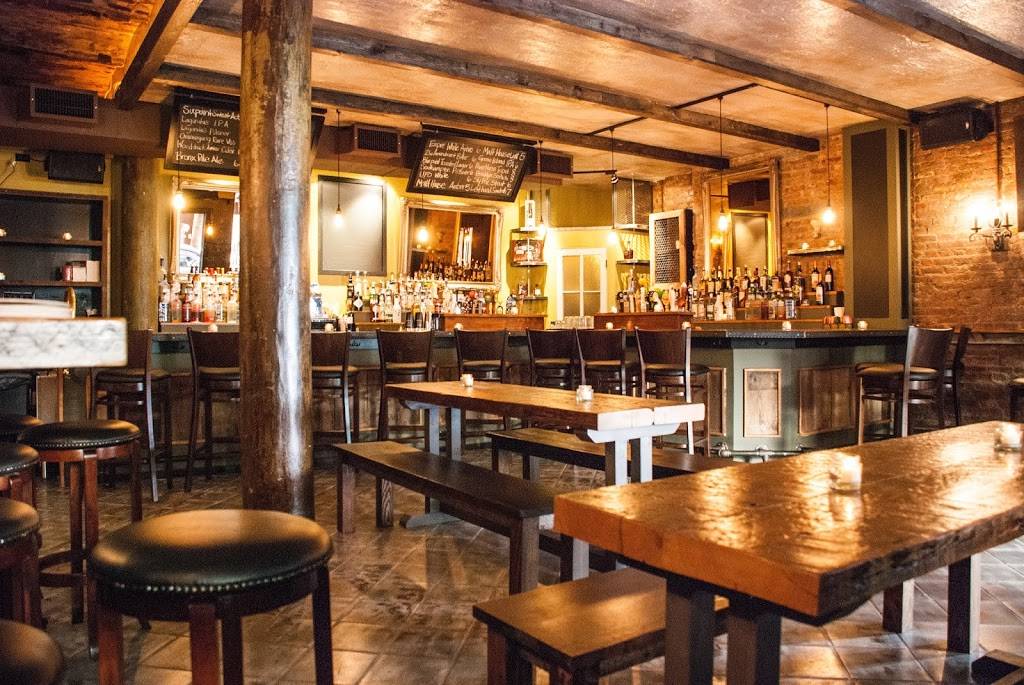 The Malt House | restaurant | 206 Thompson St, New York, NY 10012, USA | 2122287713 OR +1 212-228-7713