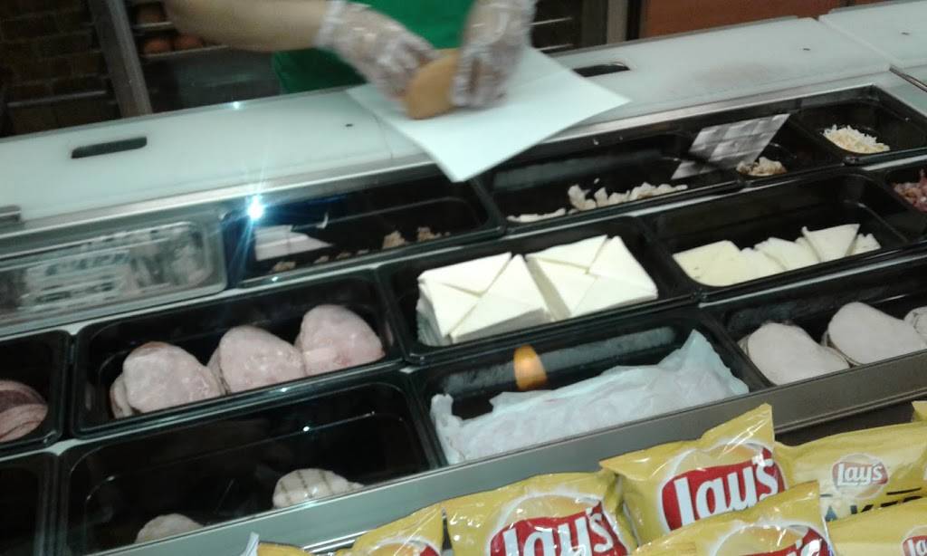 Subway | meal takeaway | 5200 N, Campus Dr, Fresno, CA 93740, USA | 5592783904 OR +1 559-278-3904