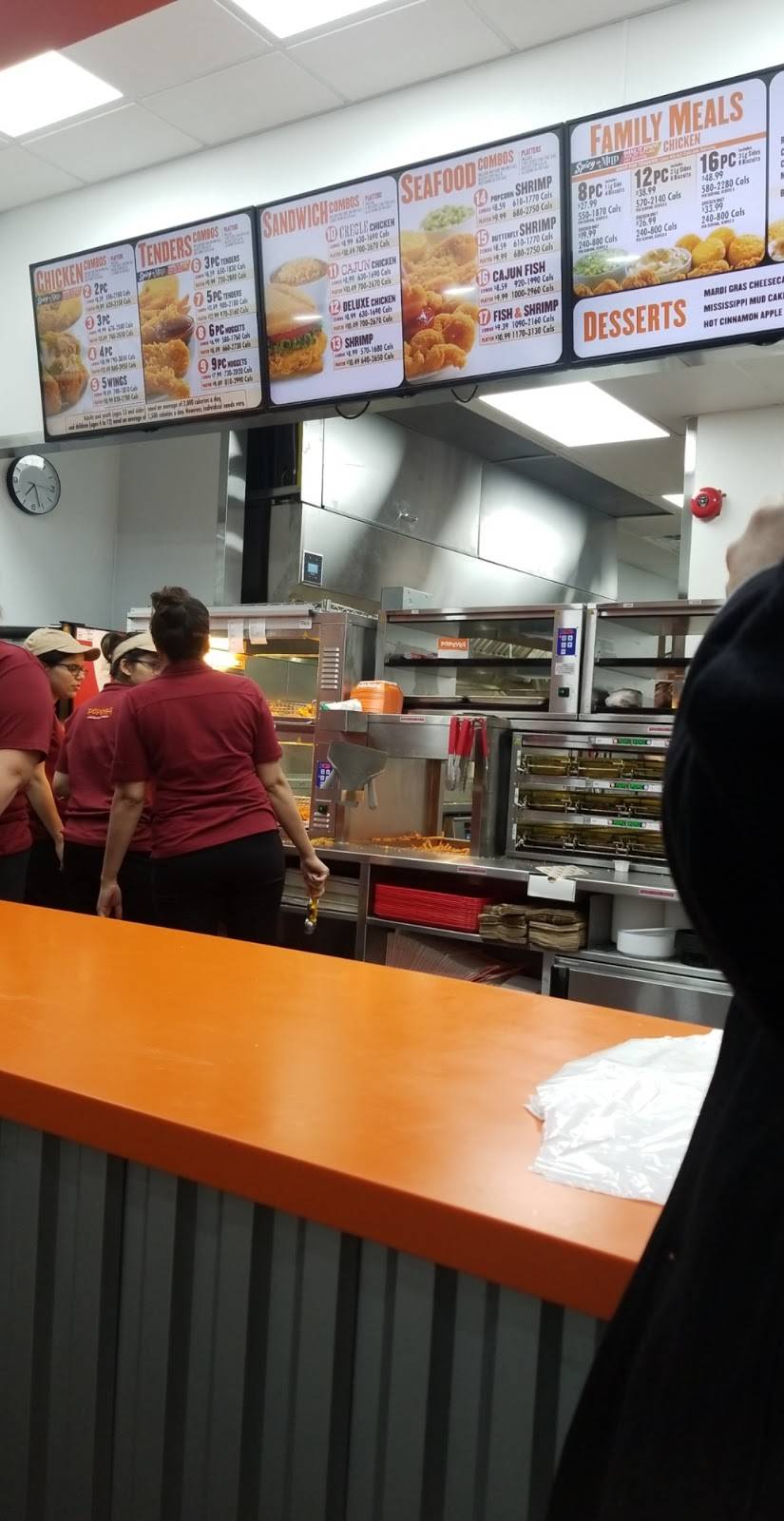 Popeyes Louisiana Kitchen | restaurant | 199 Bell Blvd, Belleville, ON K8P 5B8, Canada | 6137791008 OR +1 613-779-1008