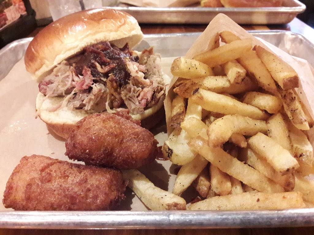 Q-BBQ | restaurant | 124 N Marion St, Oak Park, IL 60301, USA | 7086283421 OR +1 708-628-3421