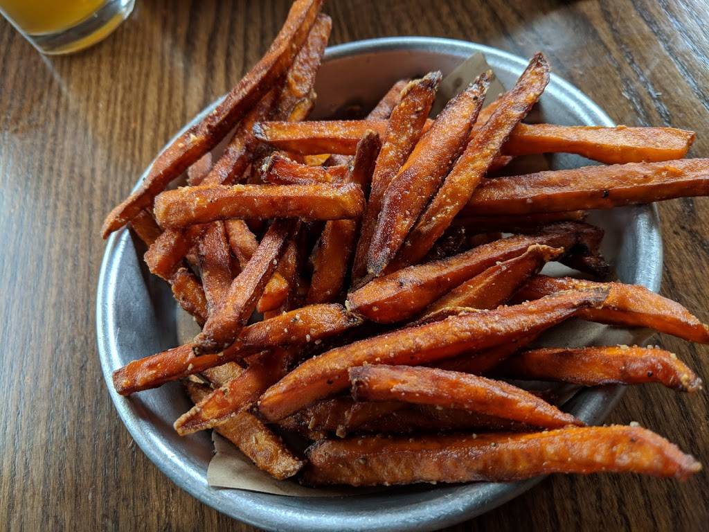 World of Beer | restaurant | 1310 Westover Terrace, Greensboro, NC 27408, USA | 3368970031 OR +1 336-897-0031