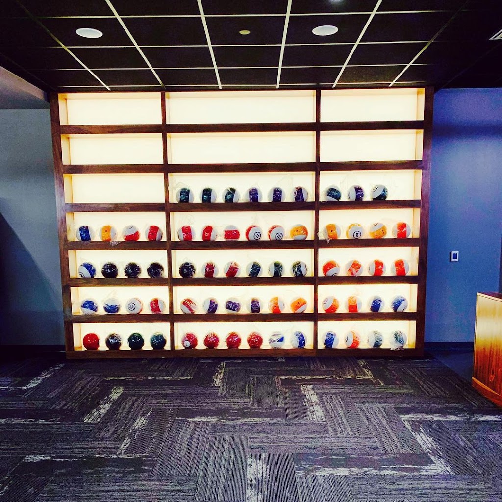 SpareMe Bowl & Arcade Iowa City | restaurant | 404 E College St #101, Iowa City, IA 52240, USA | 3195196350 OR +1 319-519-6350