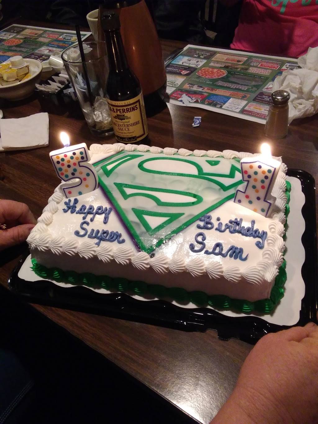 Bullets Restaurant | restaurant | 1301 15th Ave, Monroe, WI 53566, USA | 6083257777 OR +1 608-325-7777