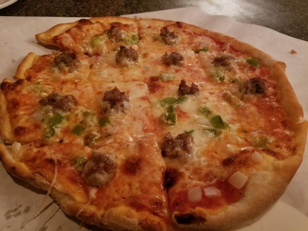 Sammys Pizza & Italian Restaurant | restaurant | 2161 S Oneida St, Green Bay, WI 54304, USA | 9204996644 OR +1 920-499-6644