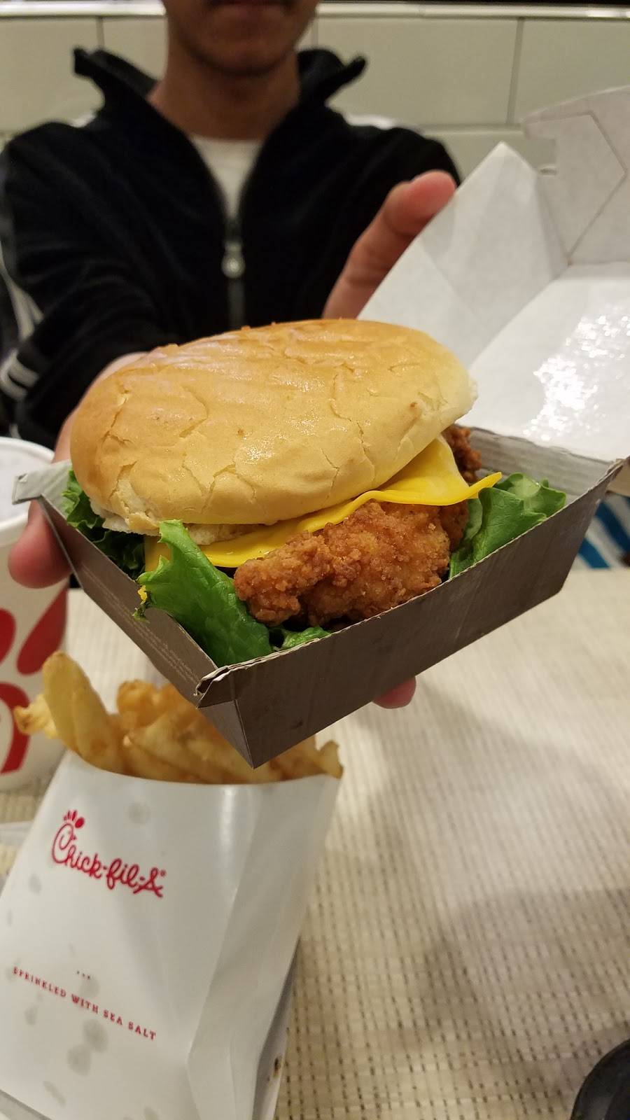 Chick-fil-A | restaurant | 800 N Walnut Creek Dr, Mansfield, TX 76063, USA | 8174732723 OR +1 817-473-2723