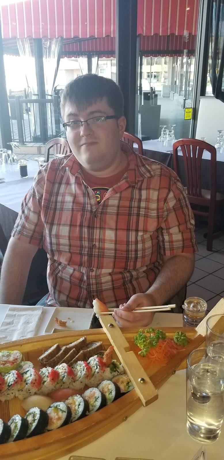 Restaurant Mito Plus | restaurant | 95 Boulevard Curé-Labelle, Sainte-Thérèse, QC J7E 2X6, Canada | 4504200601 OR +1 450-420-0601