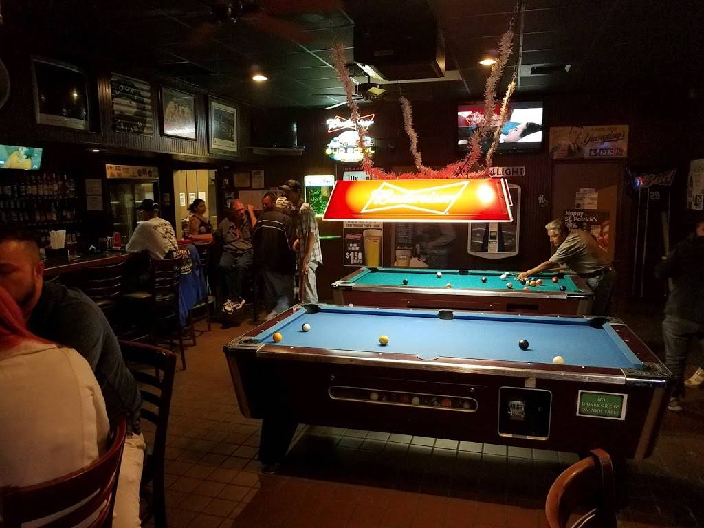 Charlies 2 Pub & Grill | restaurant | 3239 S US-1, Fort Pierce, FL 34982, USA | 7724295300 OR +1 772-429-5300