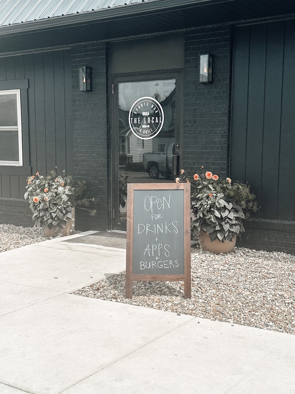 The Local Sports Bar + Grill | restaurant | 108 W Main St, Ossian, IA 52161, USA | 5635329812 OR +1 563-532-9812