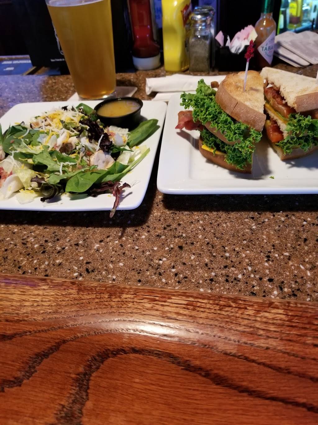 Tanners Bar & Grill | restaurant | 22374 W 66th St, Shawnee, KS 66226, USA | 9137458100 OR +1 913-745-8100