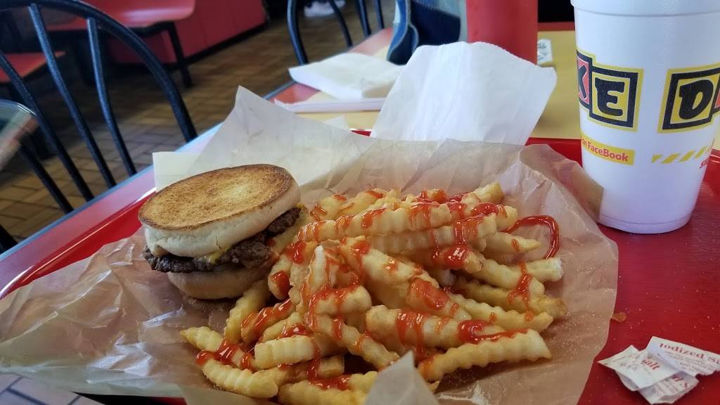 Dog-N-Shake | restaurant | 1640 S Hillside St, Wichita, KS 67211, USA | 3166856631 OR +1 316-685-6631