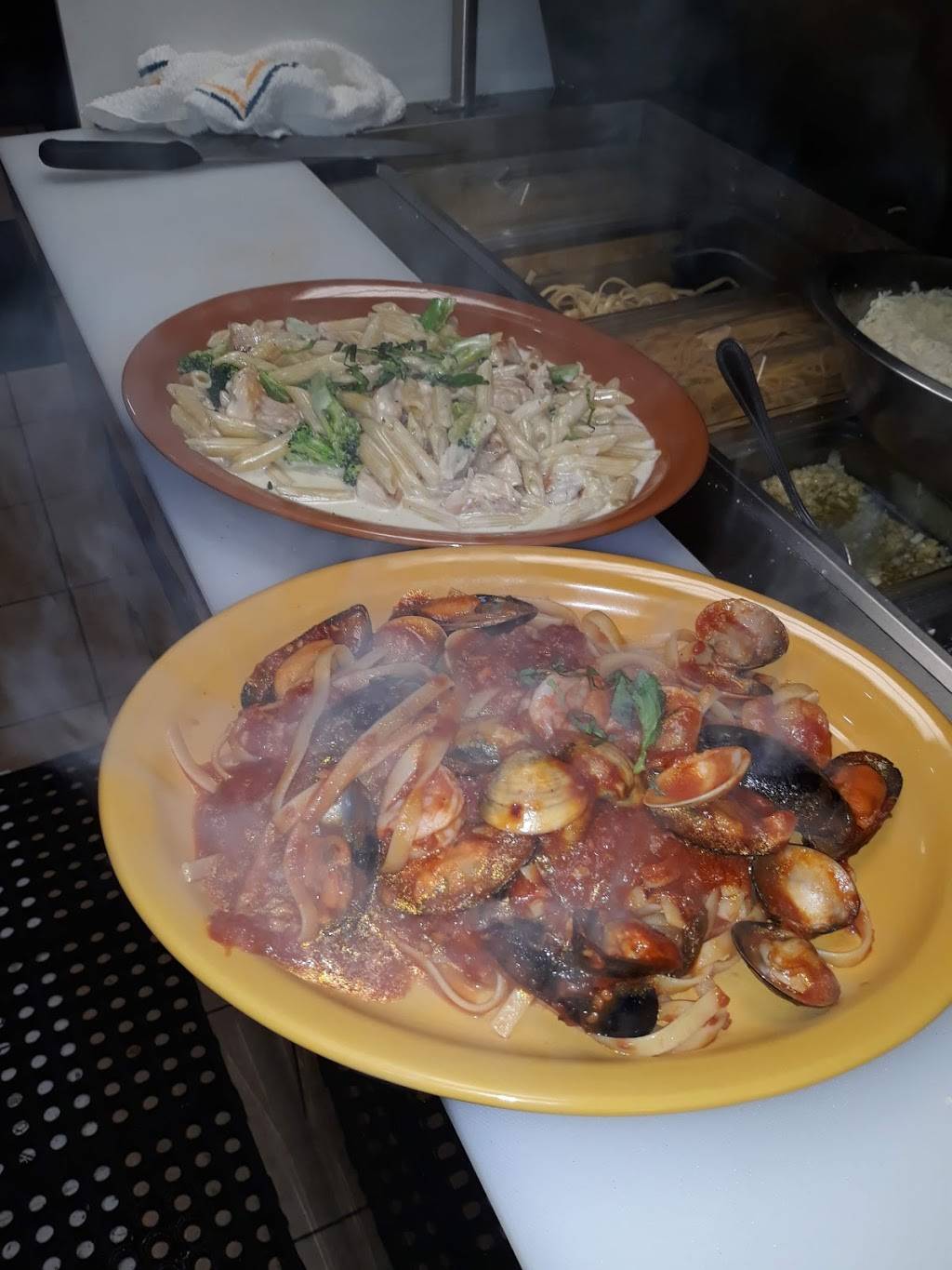 Francescos Pizzeria & Restaurant | meal delivery | 550 Count Rd. 530 The Crestwood Villlage, Shopping Center, Whiting, NJ 08759, USA | 7328493768 OR +1 732-849-3768