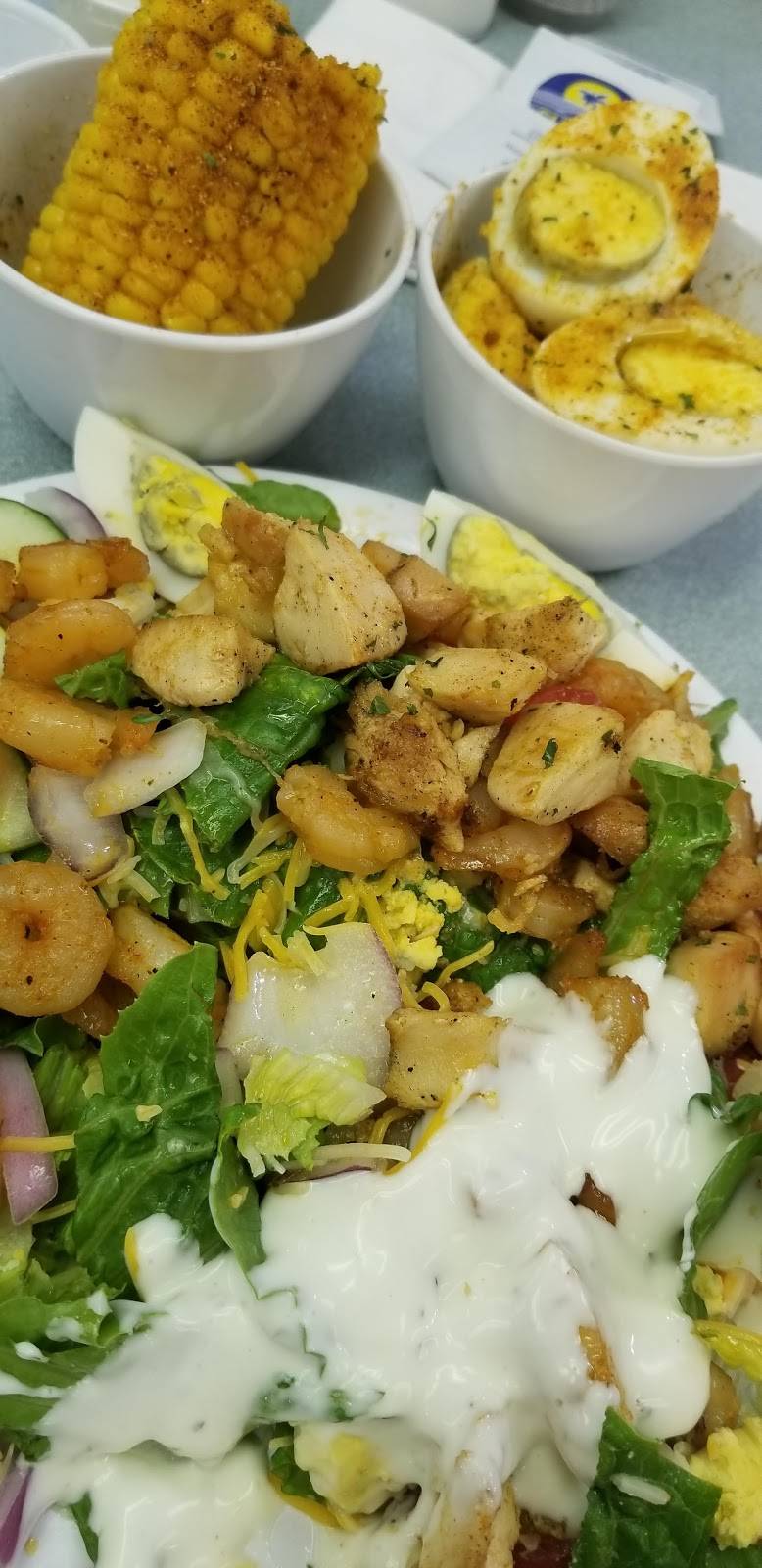 Crab House | restaurant | 19721 W Seven Mile Rd, Detroit, MI 48219, USA | 3135351400 OR +1 313-535-1400