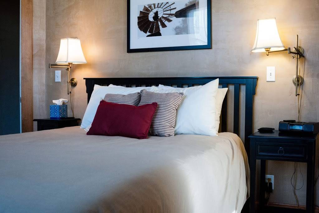 Volcano Union Pub + Inn | restaurant | 21375 Consolation St, Volcano, CA 95689, USA | 2092967711 OR +1 209-296-7711