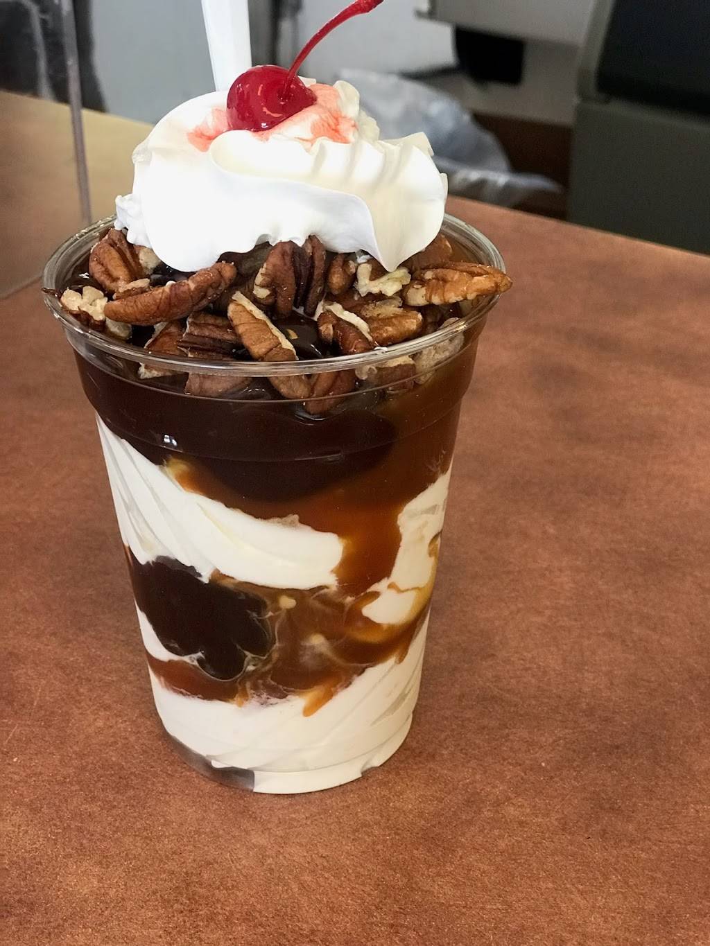 Pepperoni Cow | restaurant | 7161 Lakeshore Rd, Lakeport, MI 48059, USA | 8103853900 OR +1 810-385-3900