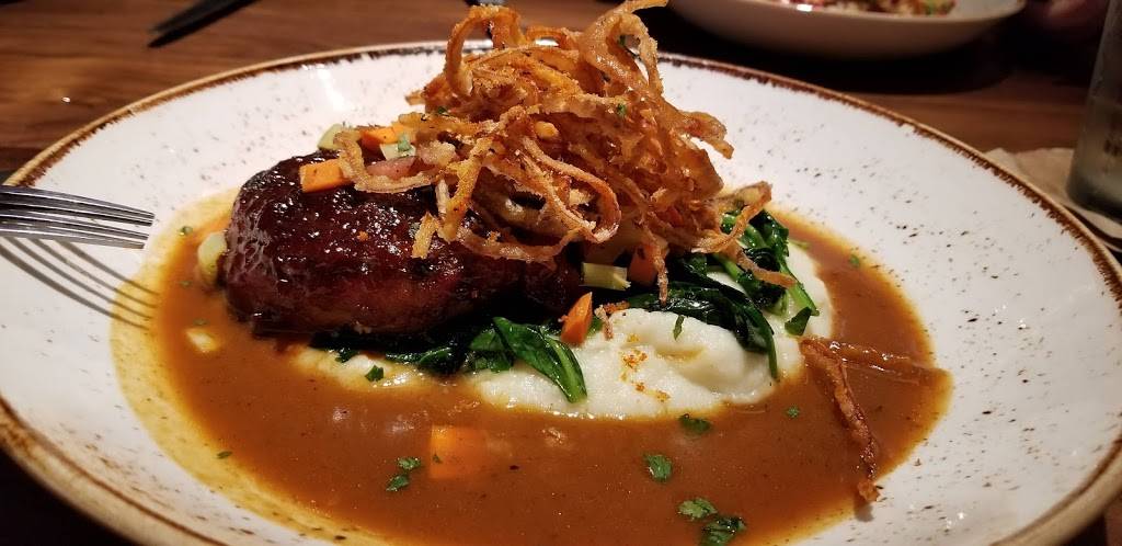 Lazy Dog Restaurant & Bar | restaurant | Villaggio Shopping Center, 7965 N Blackstone Ave, Fresno, CA 93720, USA | 5596915300 OR +1 559-691-5300