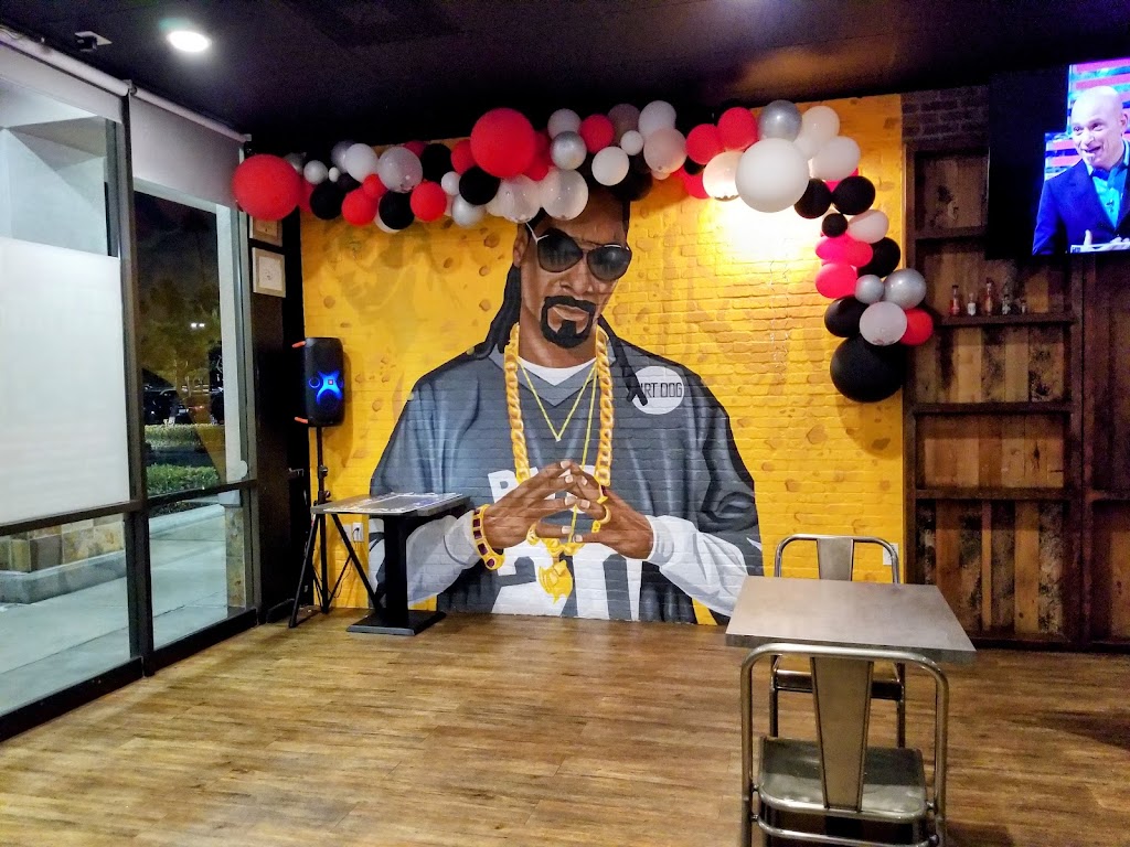 Dirt Dog Long Beach | restaurant | 1950 Ximeno Ave, Long Beach, CA 90815, USA | 5624983900 OR +1 562-498-3900