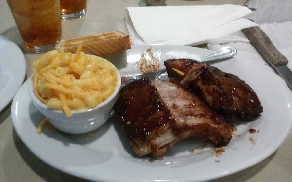 Teds Charcoal Steakhouse | restaurant | 337 Northeast Blvd, Clinton, NC 28328, USA | 9105922600 OR +1 910-592-2600