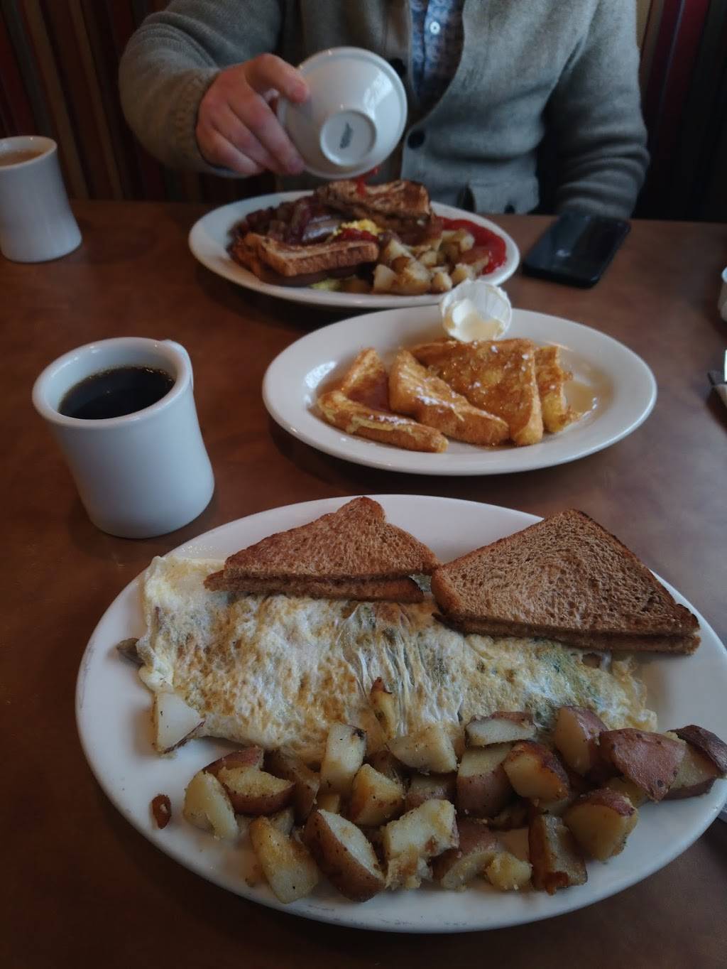 The Phoenix Restaurant | restaurant | 140 Huttleston Ave, Fairhaven, MA 02719, USA | 7749927586 OR +1 774-992-7586