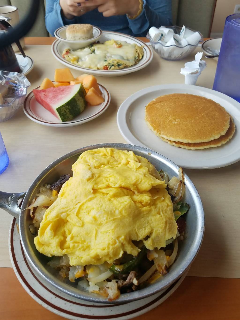 4 Yolks | restaurant | 2661 Harlem Ave, Chicago, IL 60707, USA | 7736378772 OR +1 773-637-8772