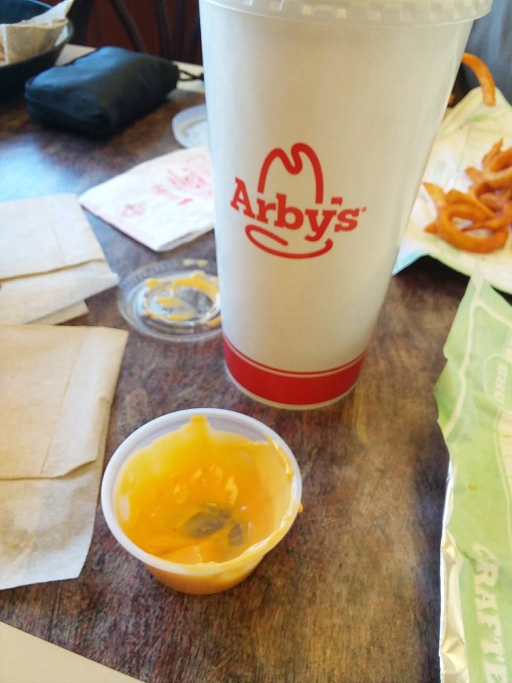 Arbys | restaurant | 2061 Watson Blvd, Warner Robins, GA 31093, USA | 4789234315 OR +1 478-923-4315