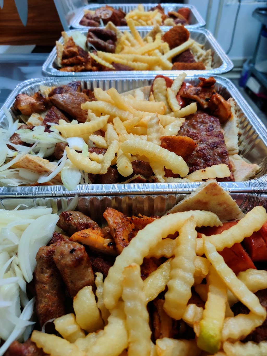 Pera Ždera (Peter Eater) | restaurant | 66-31 Myrtle Ave, Queens, NY 11385, USA | 3476893236 OR +1 347-689-3236