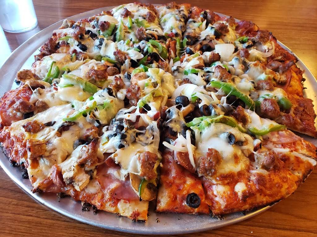 Mikeys Pizzeria | restaurant | 835 OR-99W, McMinnville, OR 97128, USA | 5038834448 OR +1 503-883-4448