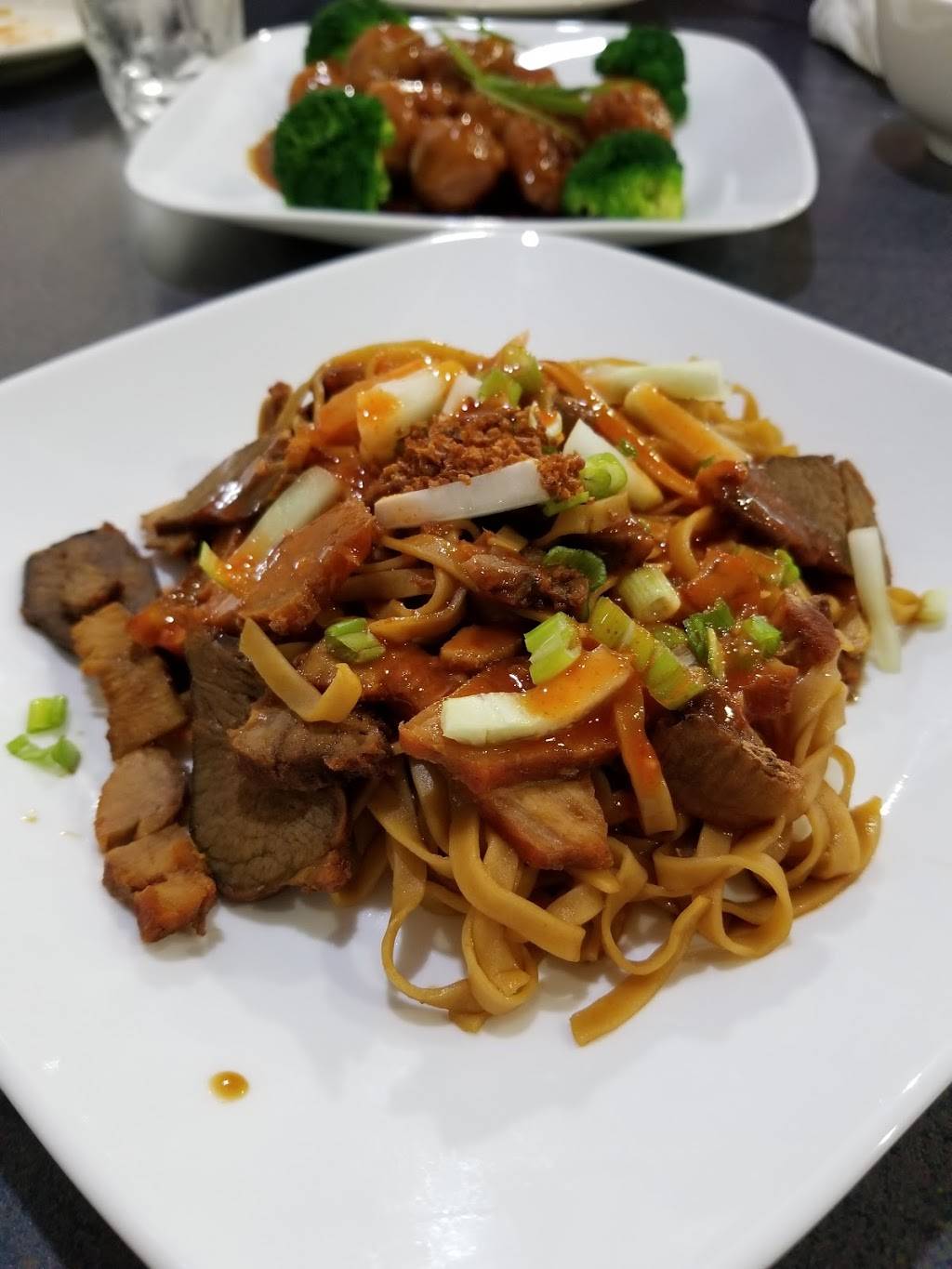 High Peak Asian Restaurant | meal delivery | 333 N 78th St, Omaha, NE 68114, USA | 4029343555 OR +1 402-934-3555