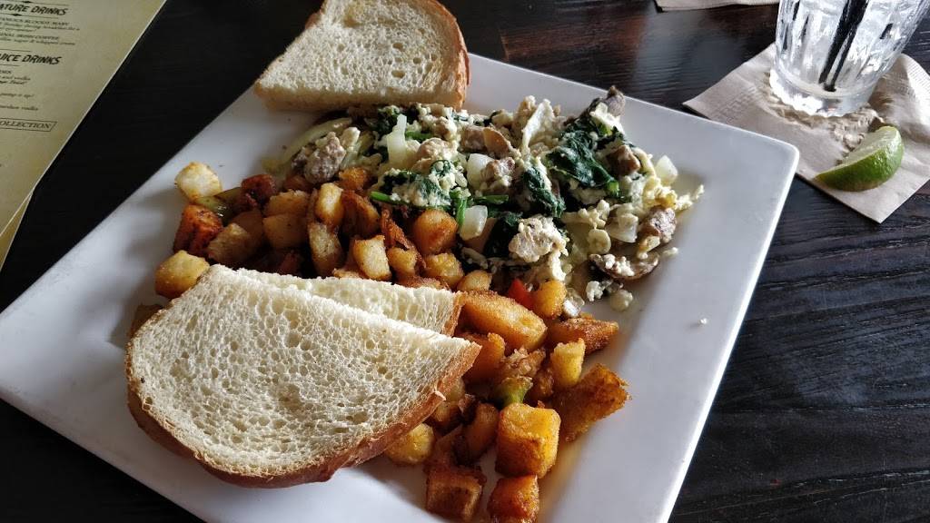 Hennesseys Grill | restaurant | 143 Main St, Seal Beach, CA 90740, USA | 5625986456 OR +1 562-598-6456