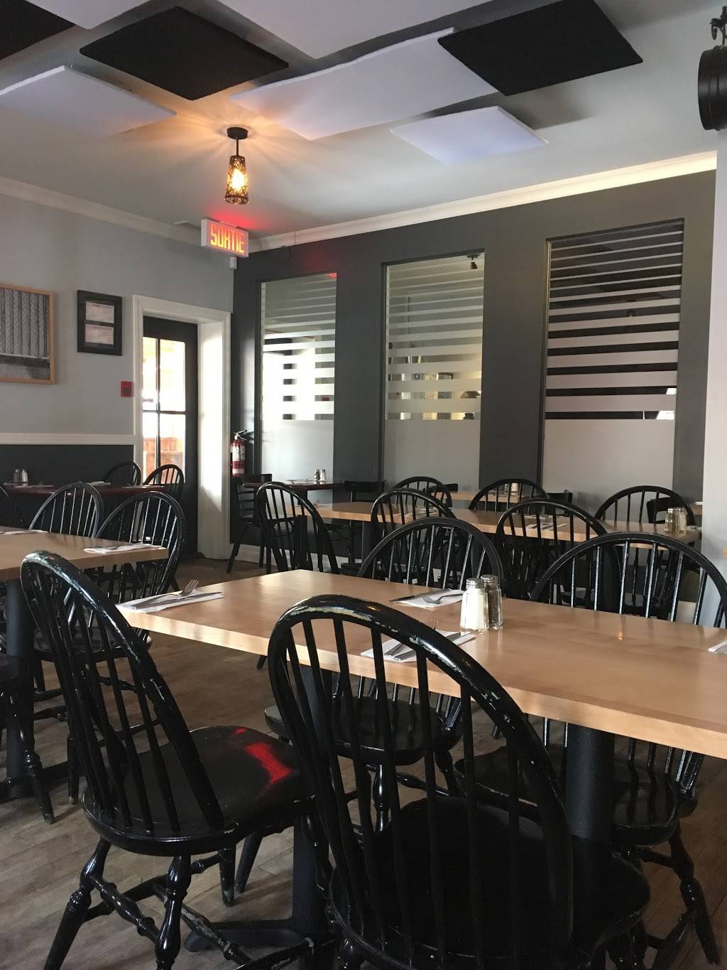 Restaurant Microbrasserie Noire et Blanche | restaurant | 196 Rue Saint-Eustache, Saint-Eustache, QC J7R 2L7, Canada | 4509836100 OR +1 450-983-6100