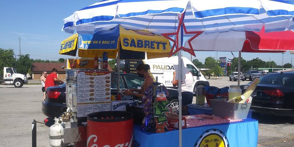 Mr & Mrs Hot Dog Stand | meal takeaway | 3939 S Emerson Ave, Beech Grove, IN 46203, USA | 3174130483 OR +1 317-413-0483