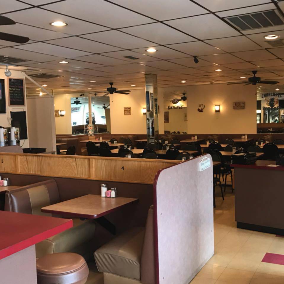 Village Restaurant | restaurant | 3208 N Graham St, Charlotte, NC 28206, USA | 7043324202 OR +1 704-332-4202