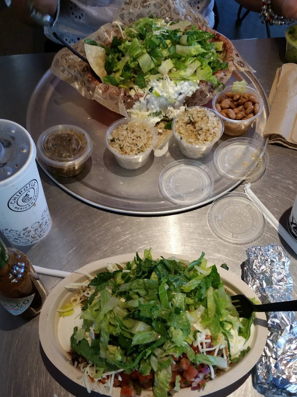 Chipotle Mexican Grill | restaurant | 235 W Wetmore Rd Ste 101, Tucson, AZ 85705, USA | 5208880444 OR +1 520-888-0444