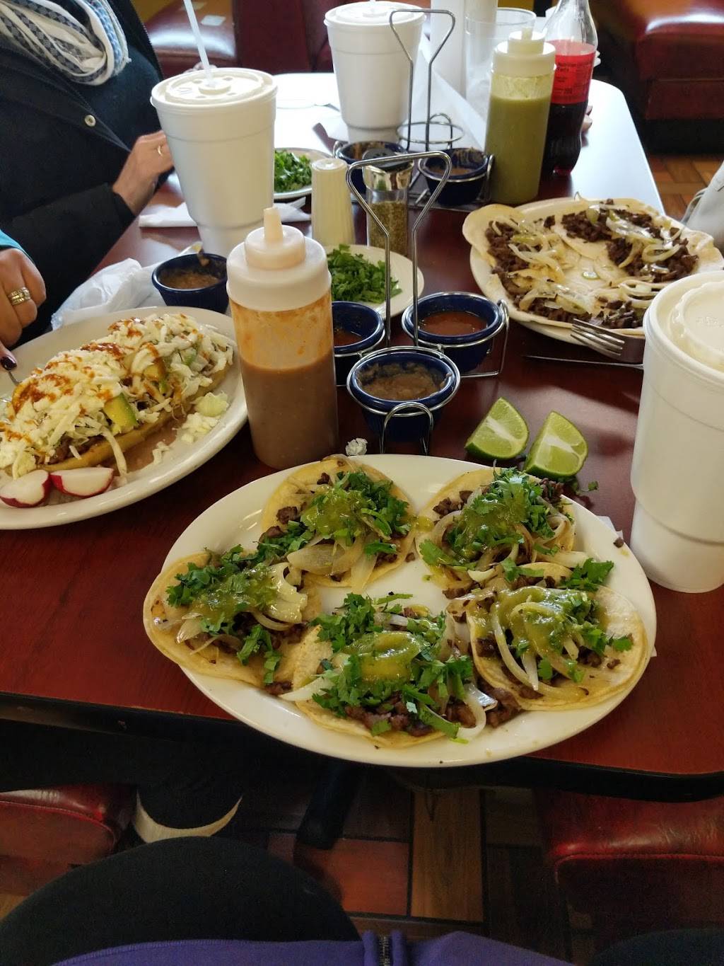 Restaurant Martinez Acapulco Y Neveria | meal delivery | 321 S Locust St, Grand Island, NE 68801, USA | 3083840996 OR +1 308-384-0996