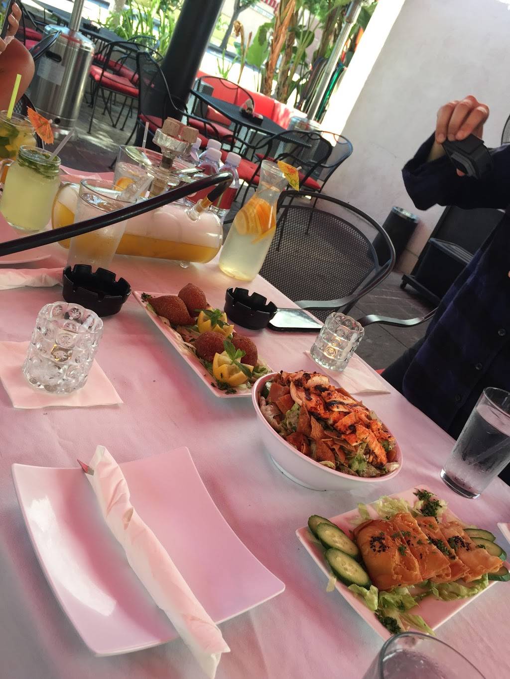 Cafe O Hookah Lounge | restaurant | 270 E Magnolia Blvd, Burbank, CA 91502, USA | 8188413333 OR +1 818-841-3333