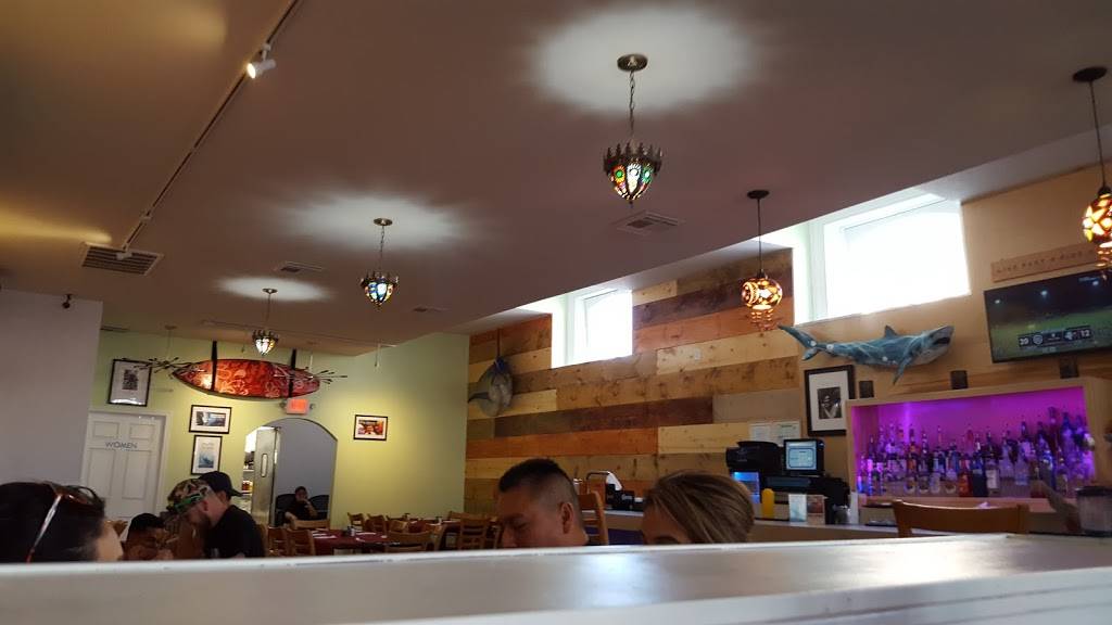 Shark Shack Beach Bar & Grill | restaurant | 2402 Strand St, Galveston, TX 77550, USA | 4094972006 OR +1 409-497-2006