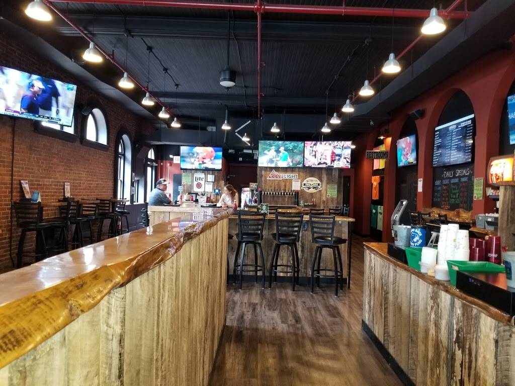 Ramuntos Brick Oven Pizza | restaurant | 67 Main St, North Adams, MA 01247, USA | 4133985152 OR +1 413-398-5152