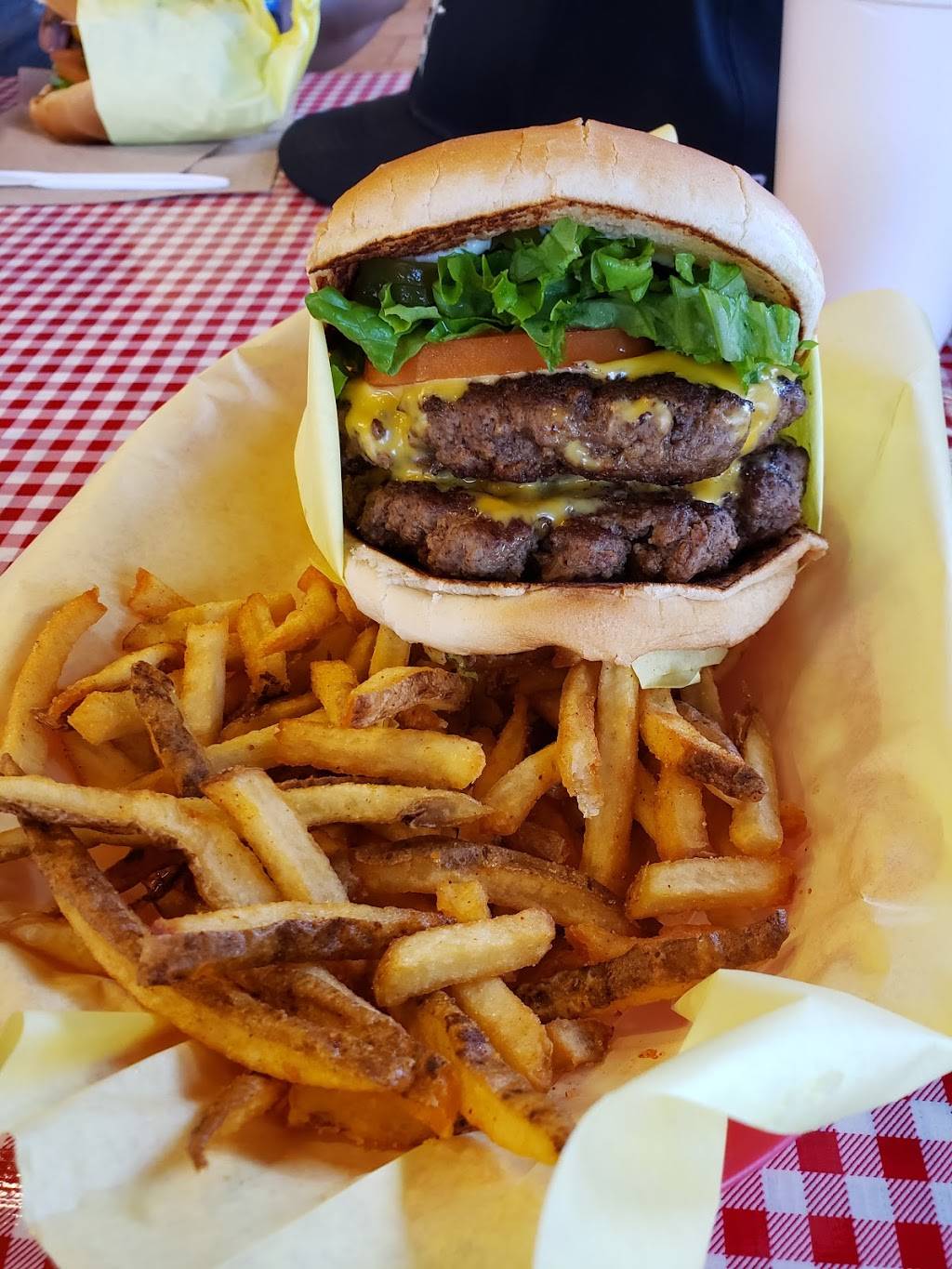 Hideout Burgers | restaurant | 2751 E Broad St #123, Mansfield, TX 76063, USA | 8174535959 OR +1 817-453-5959