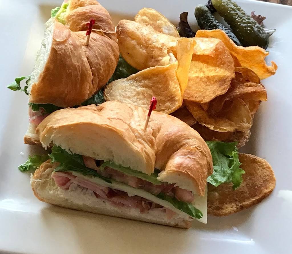 Cheerleader Pub & Grill | restaurant | 1400 Cinnamon Hill Ln, Columbia, MO 65201, USA | 5734426066 OR +1 573-442-6066