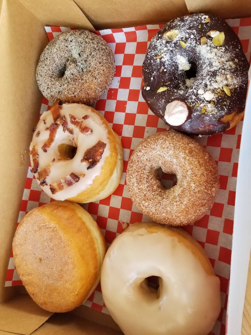 Welcome Chicken and Donuts | restaurant | 1535 E Buckeye Rd, Phoenix, AZ 85034, USA | 6022581655 OR +1 602-258-1655