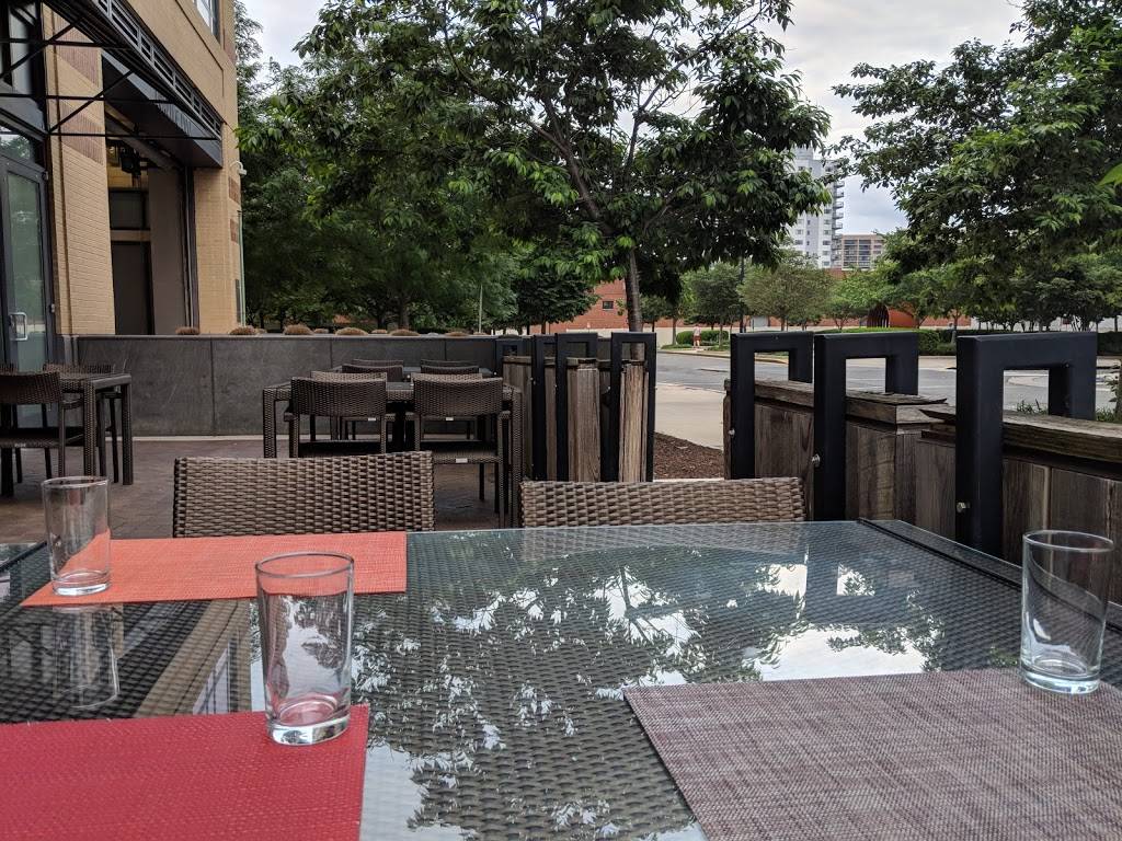 Epic Smokehouse | restaurant | 1330 S Fern St, Arlington, VA 22202, USA | 5713194001 OR +1 571-319-4001