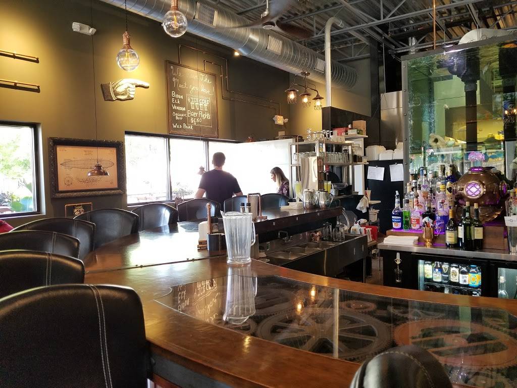 Chomp Burger | restaurant | 240 N Main St, Adrian, MI 49221, USA | 5174388384 OR +1 517-438-8384