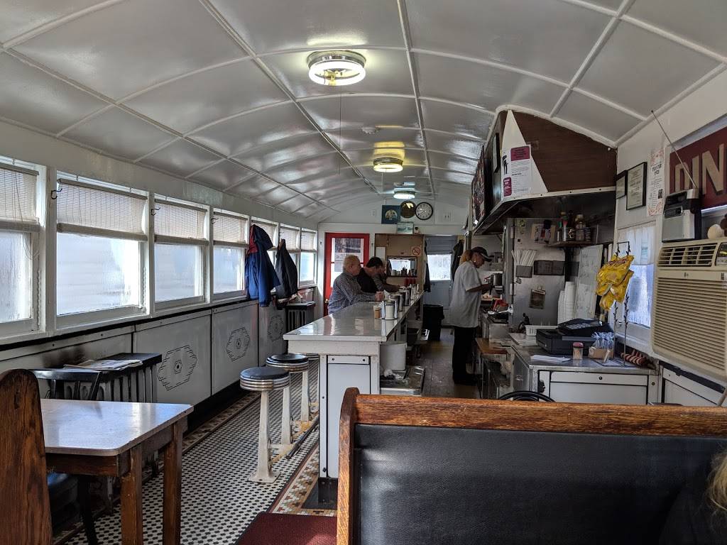 Pegs Diner | restaurant | 87 Church St, Whitinsville, MA 01588, USA | 5082340170 OR +1 508-234-0170