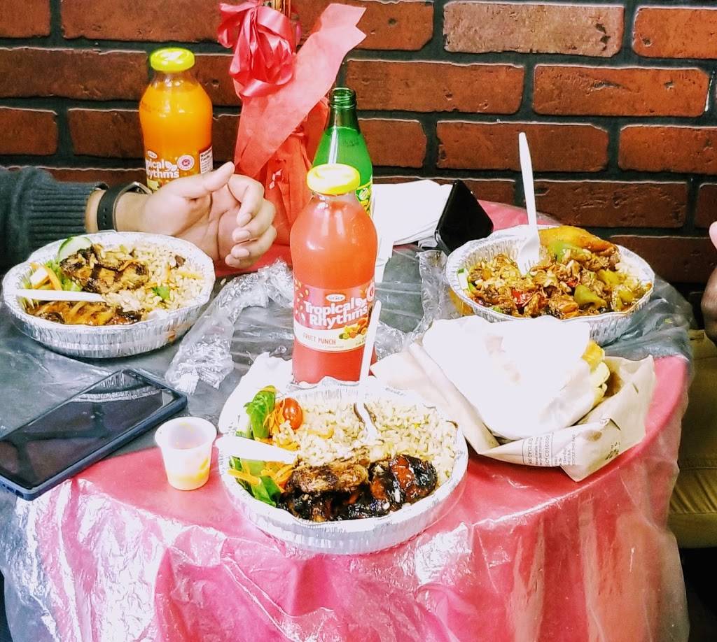 Toma-Tis Restaurant & Grill | restaurant | 796 Meacham Ave, Elmont, NY 11003, USA | 5165990891 OR +1 516-599-0891