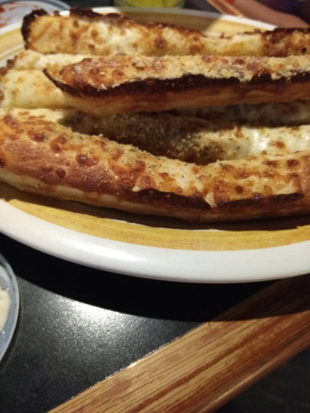 Pizza Hut | meal takeaway | 1516 N Saginaw Rd, Midland, MI 48640, USA | 9898399935 OR +1 989-839-9935