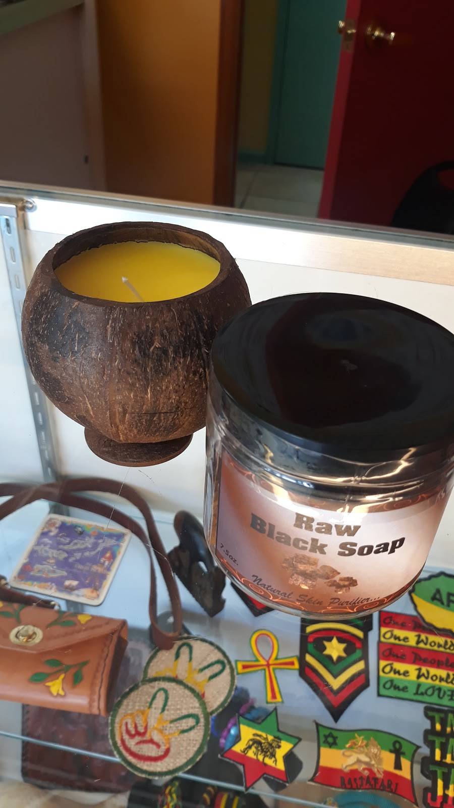 Island Woman Shanty & Modah Naychas Creations | restaurant | 1515 Main St Unit #5, Longmont, CO 80501, USA | 8004609409 OR +1 800-460-9409