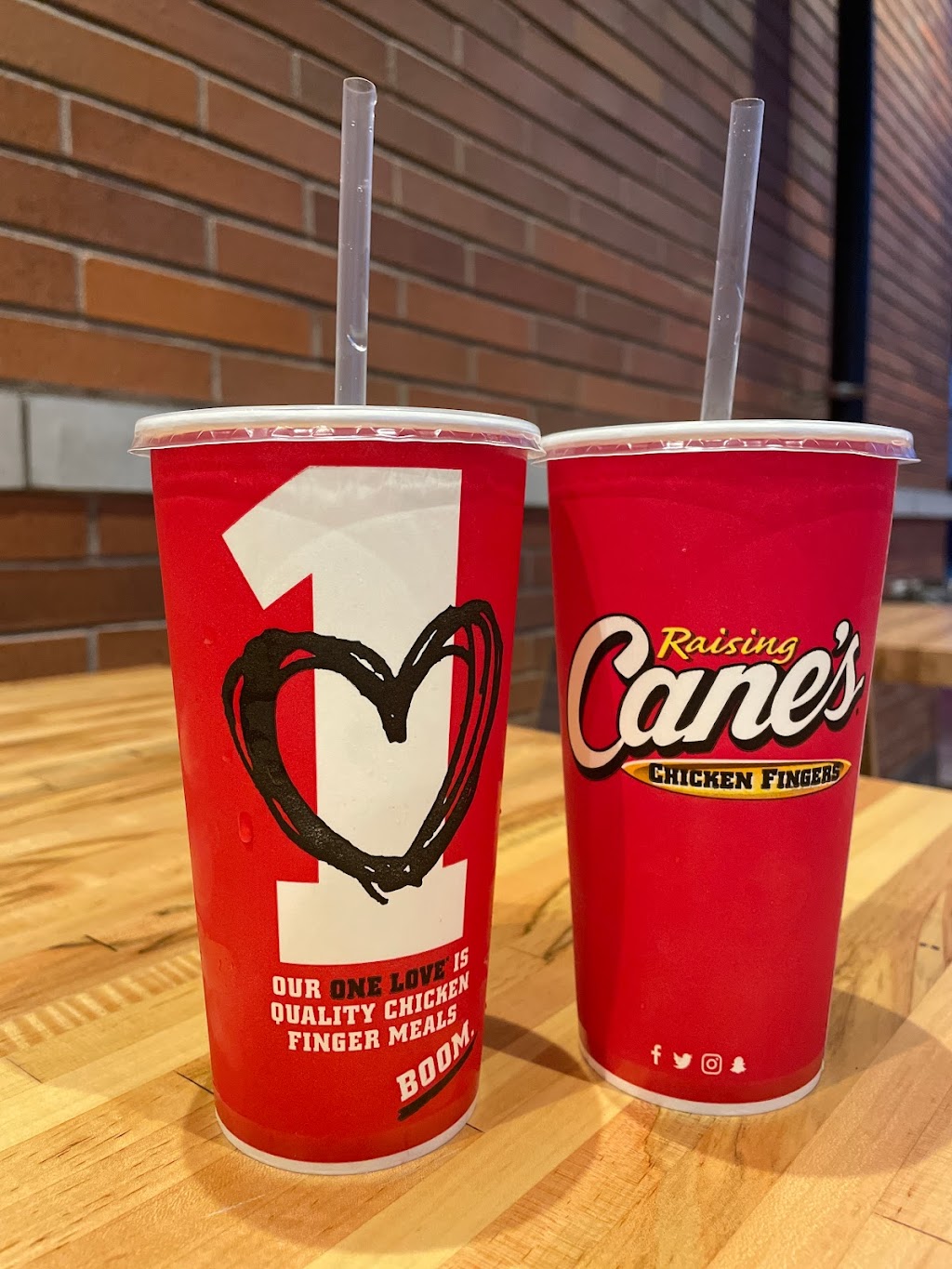 Raising Canes Chicken Fingers | meal takeaway | 1750 W Olive Ave, Burbank, CA 91506, USA | 8185310955 OR +1 818-531-0955