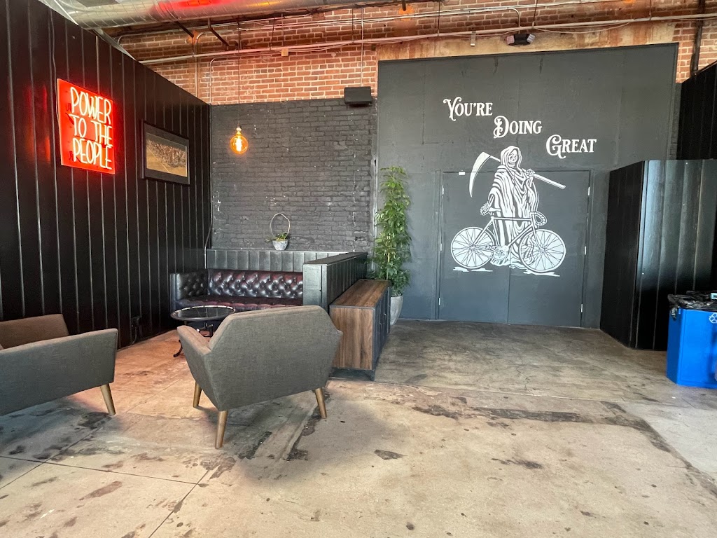 Detroit Veseys | restaurant | 2028 E 7th St, Los Angeles, CA 90021, USA | 2135740389 OR +1 213-574-0389